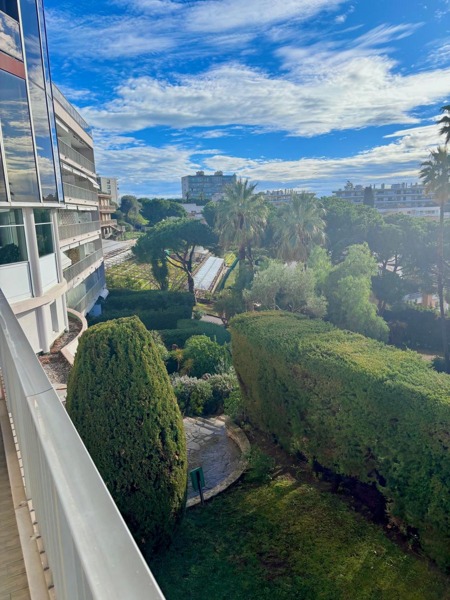 French Riviera Apartment With Swimming Pool And Free Parking Near Monaco 罗克布吕讷-卡普马丹 外观 照片