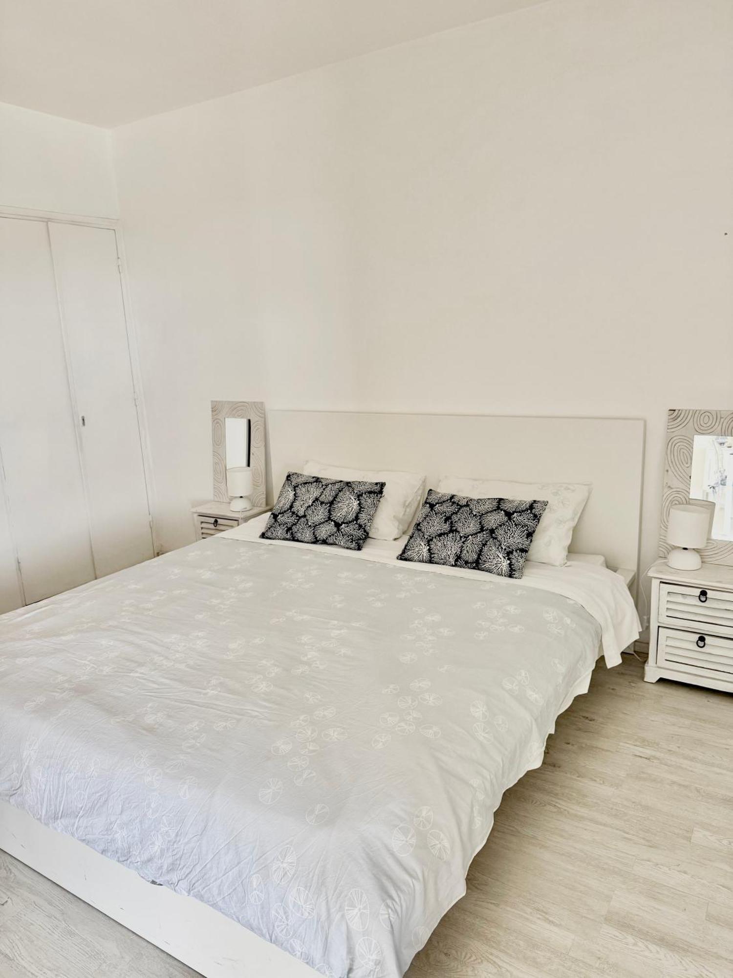 French Riviera Apartment With Swimming Pool And Free Parking Near Monaco 罗克布吕讷-卡普马丹 外观 照片